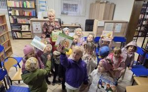 W bibliotece- Motylki (3)
