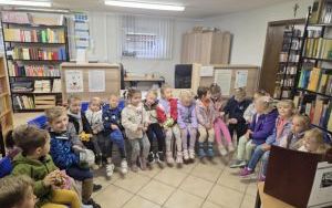 W bibliotece- Motylki (8)