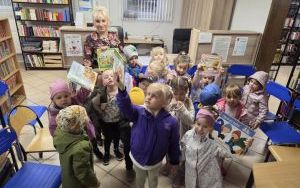 W bibliotece- Motylki (6)