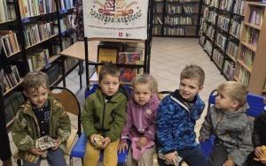W bibliotece- Motylki (9)